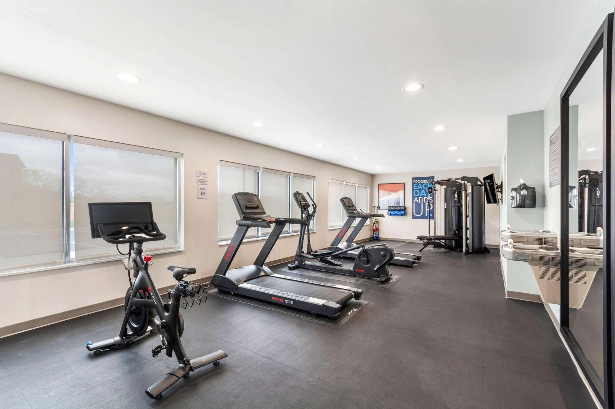 Everhome Suites Lexington - Horse Park Bagian luar foto