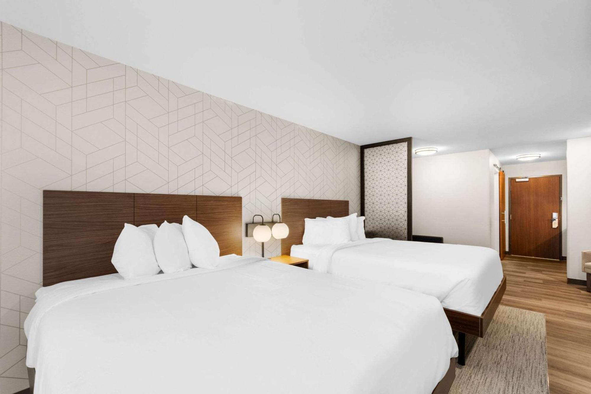 Everhome Suites Lexington - Horse Park Bagian luar foto