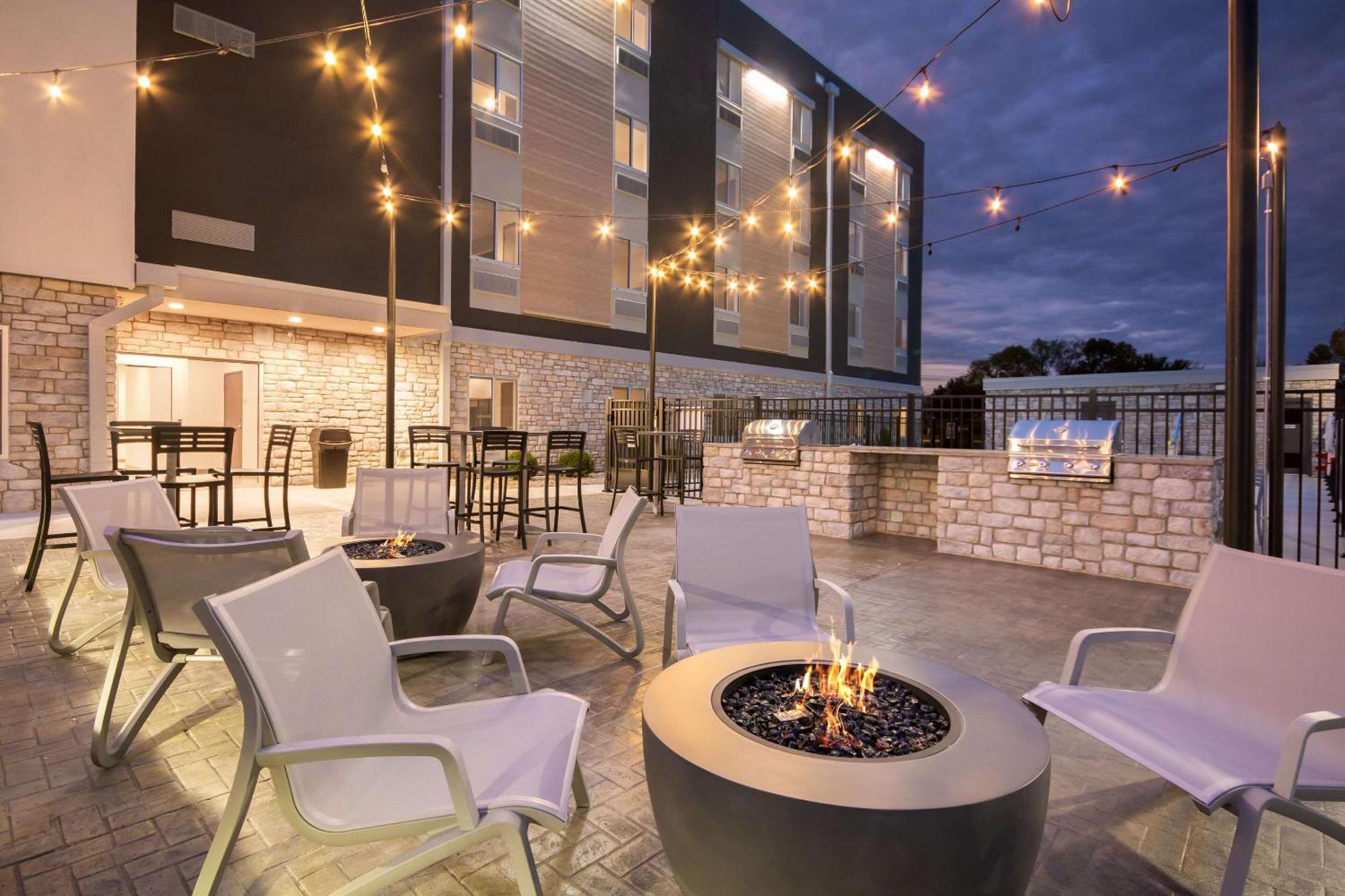 Everhome Suites Lexington - Horse Park Bagian luar foto