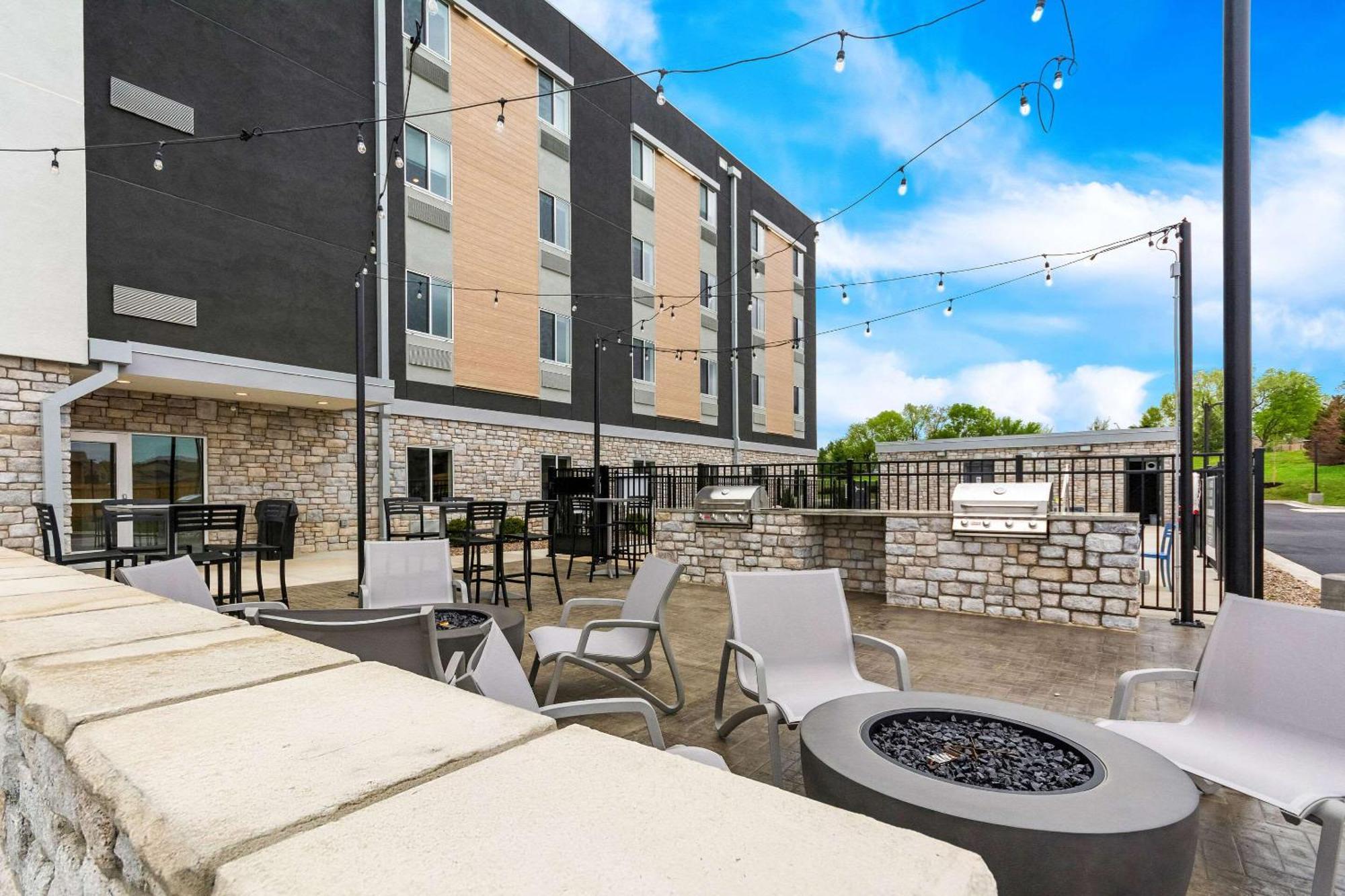 Everhome Suites Lexington - Horse Park Bagian luar foto